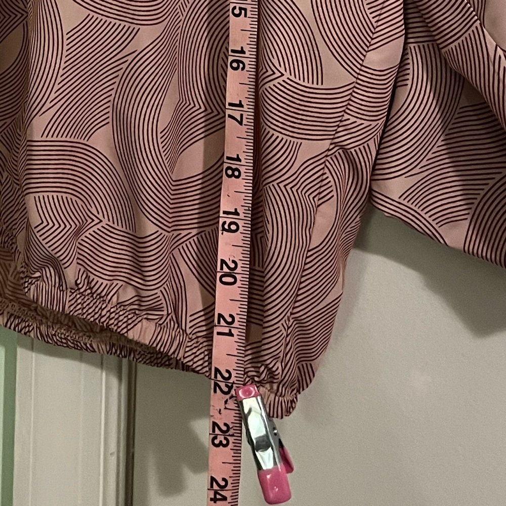 Beautiful Worthington Top, Pink and Burgandy 3/4 Puffed Sleeve. Size: Xtra Small - Picture 4 of 7